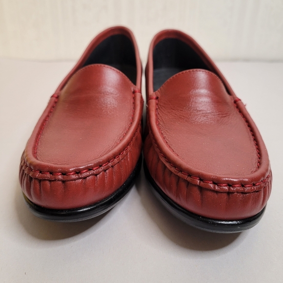 SAS Simplify Leather Loafers In Lipstick Red Size 7.5N Narrow - Picture 4 of 10